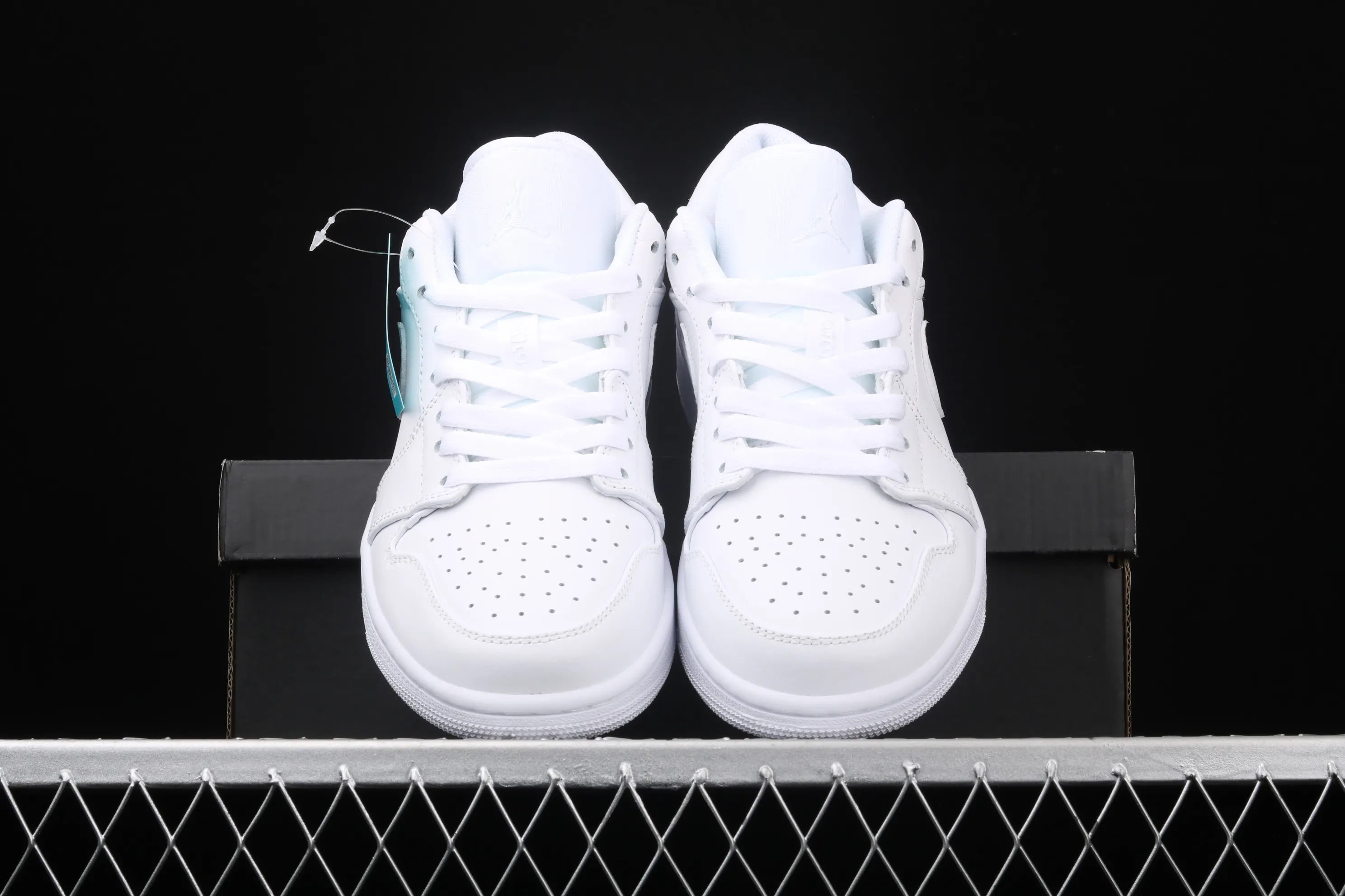 All categories Air Jordan Jordan series basketball shoes Air Jordan 1 Low New version Air Jordan 1 Low AJ1 Joe 1 low top leather cultural and leisure sports sneakers 553558-112